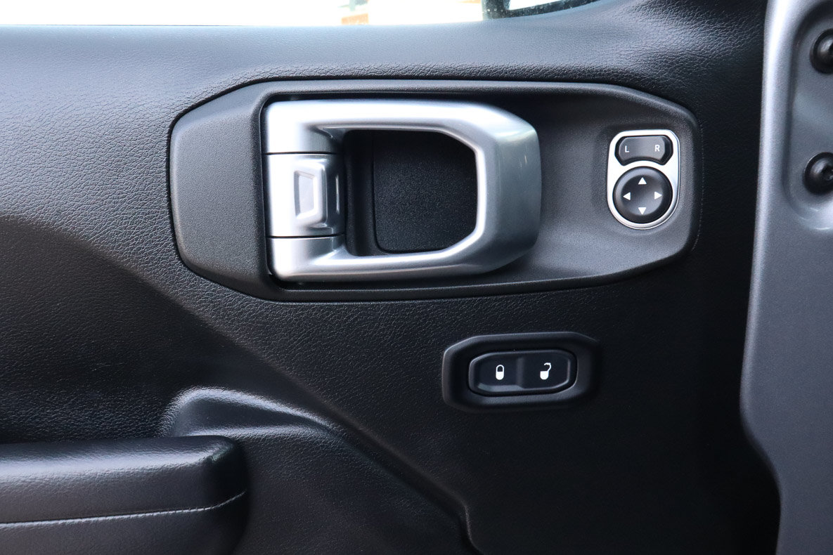 Used 2019 Jeep Wrangler Unlimited Sport S AWD/4WD image 18