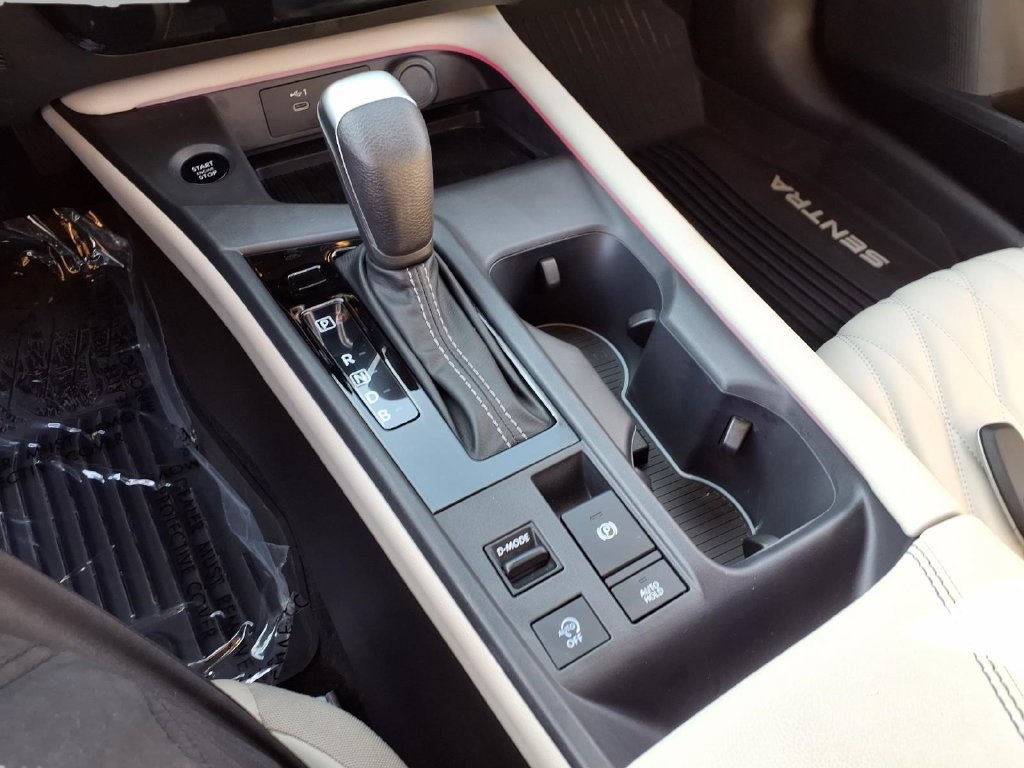 Used 2026 Nissan Sentra SL w/ Floor Mat Package FWD image 11