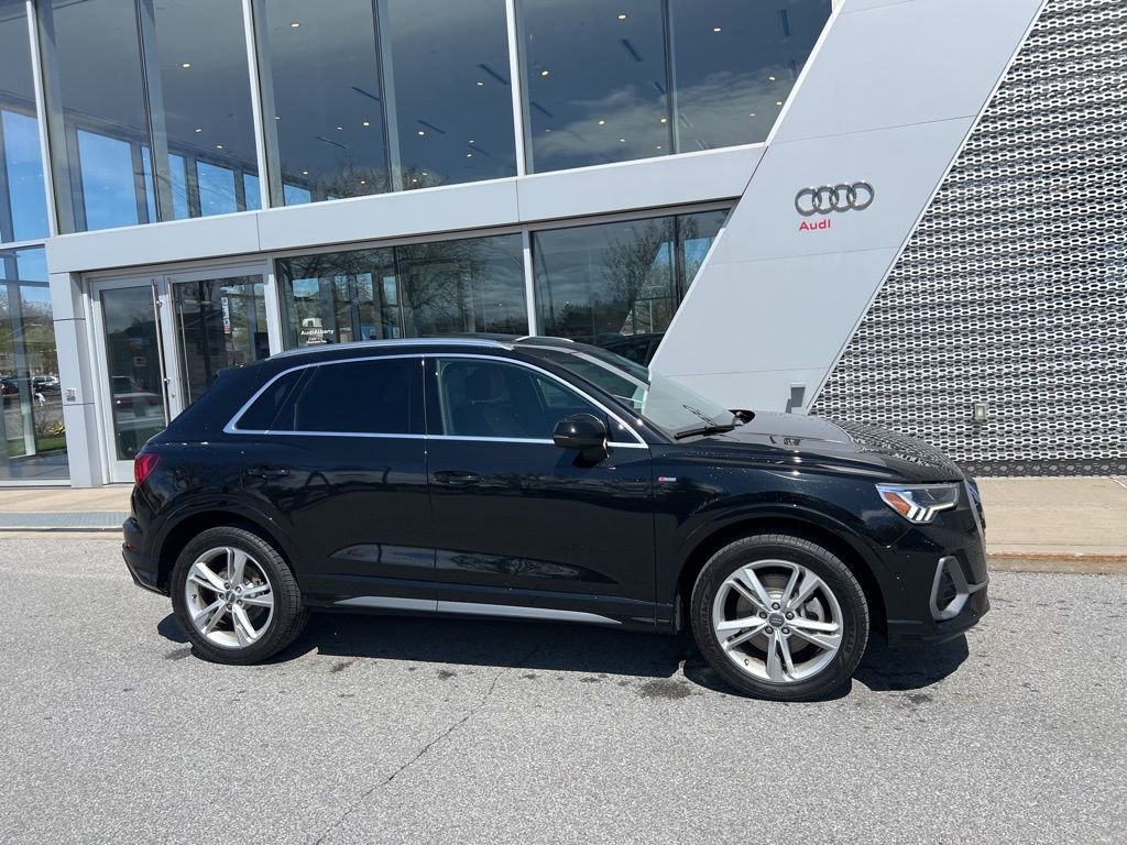 Used 2020 Audi Q3 2.0T Prestige w/ Prestige Package image 12