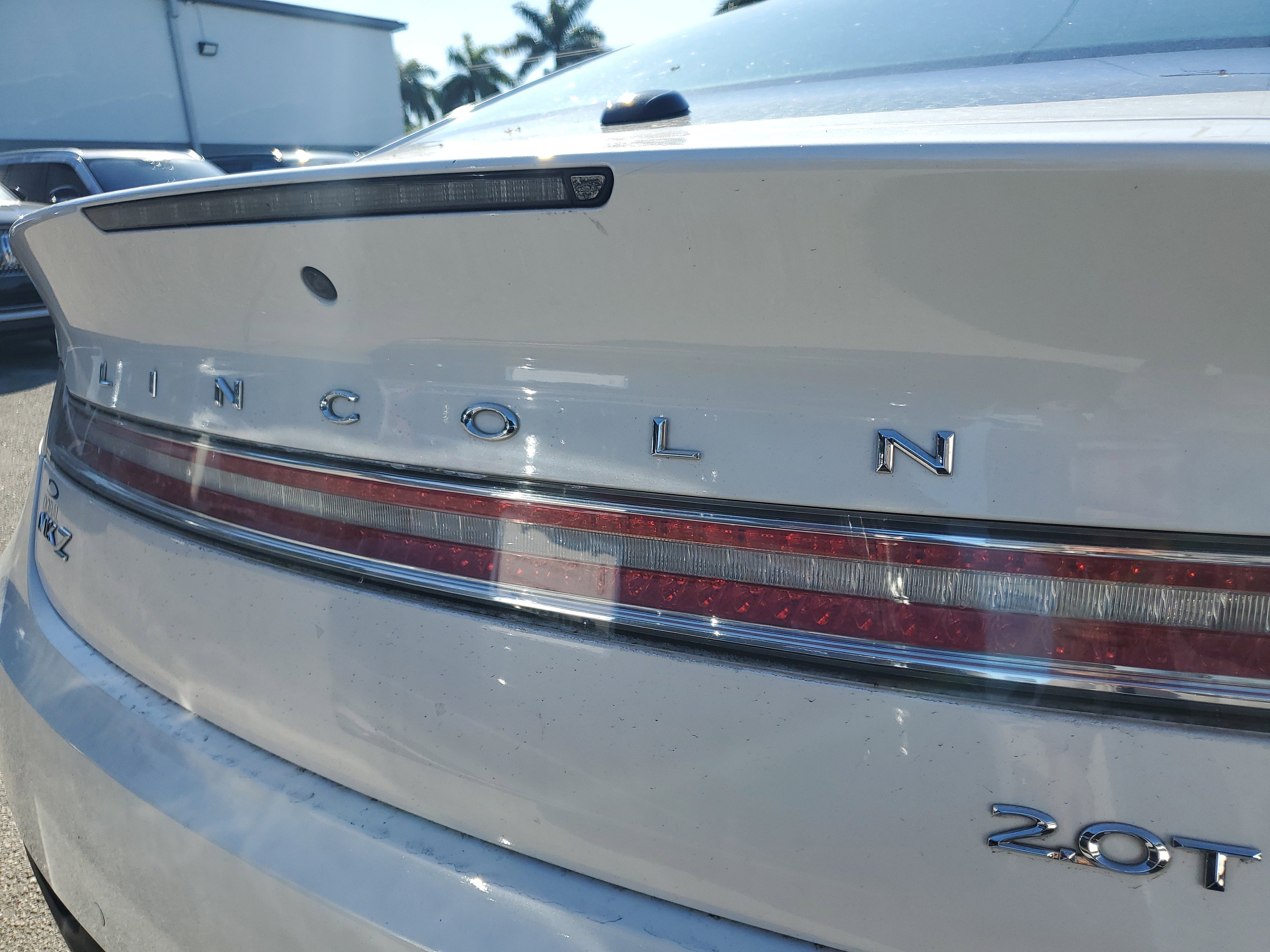 Used 2017 Lincoln MKZ Premiere image 9
