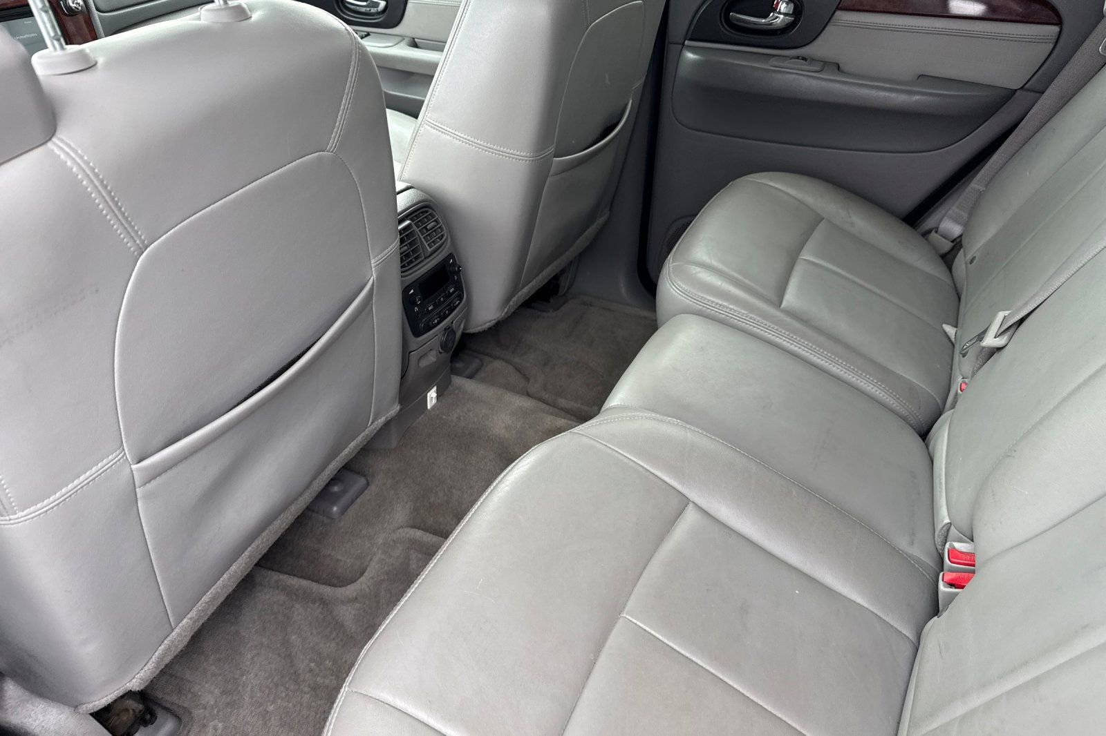 Used 2007 GMC Envoy Denali image 9