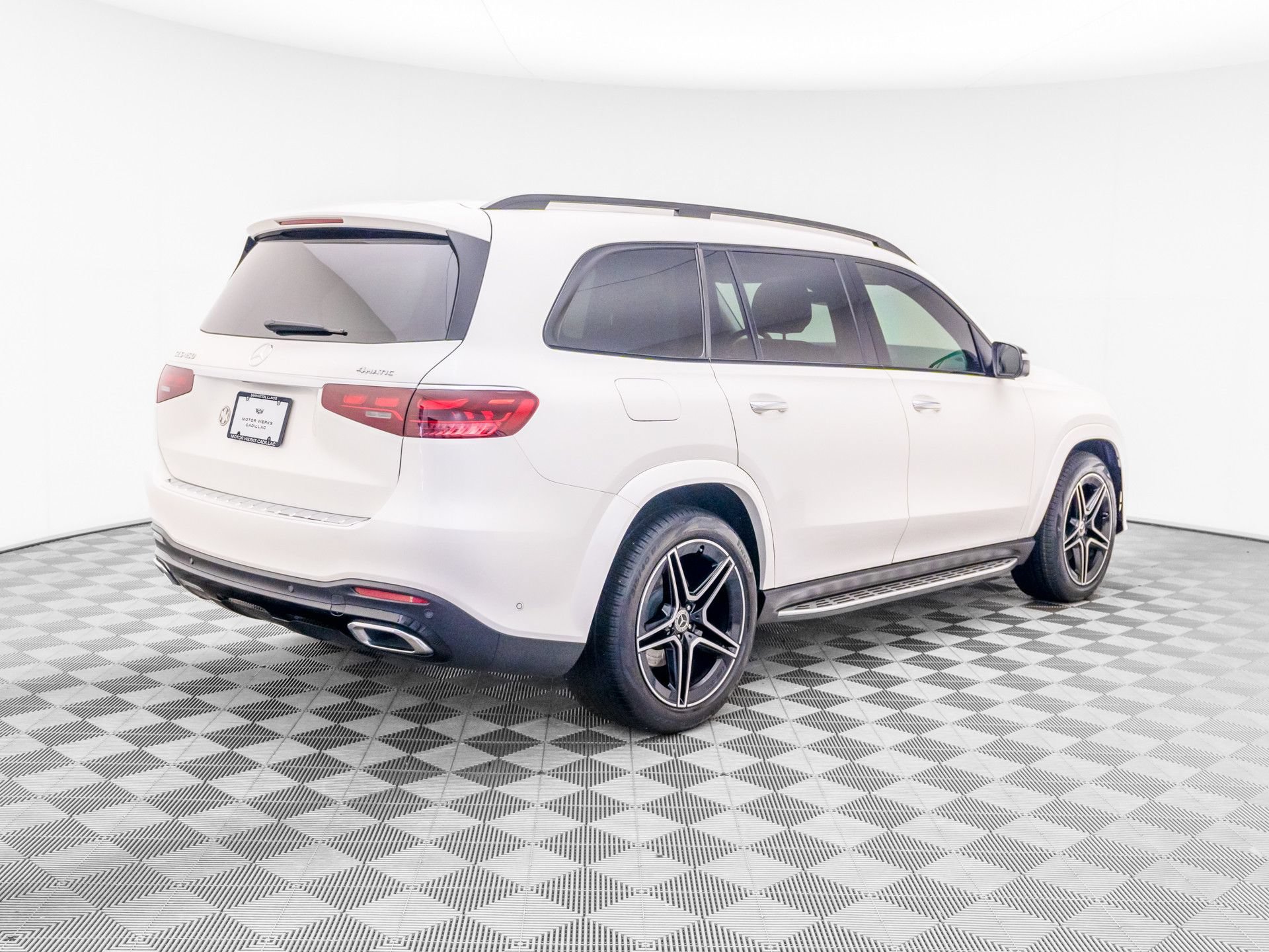Used 2024 Mercedes-Benz GLS 450 4MATIC image 5