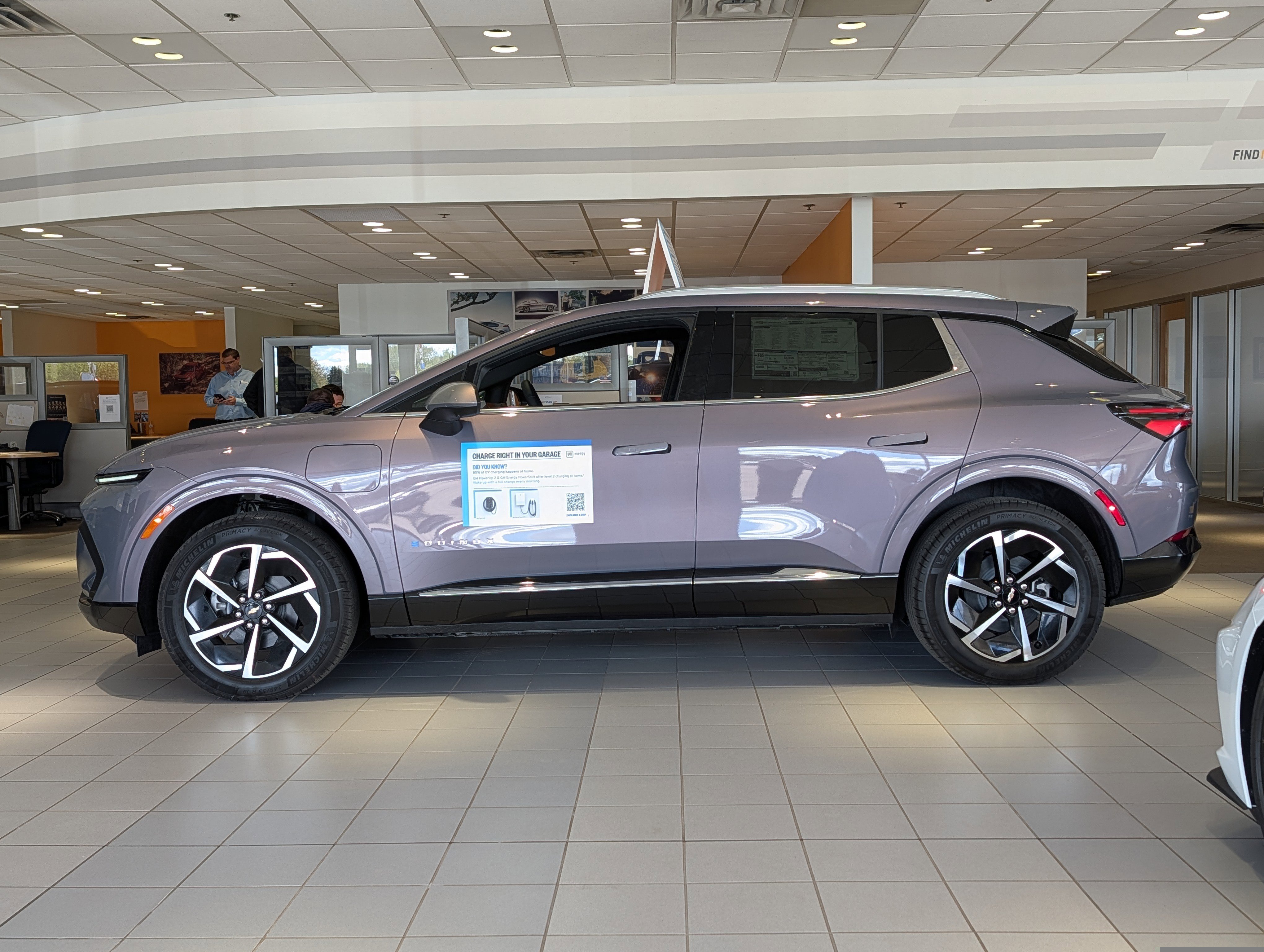 New 2025 Chevrolet Equinox EV LT AWD/4WD image 4