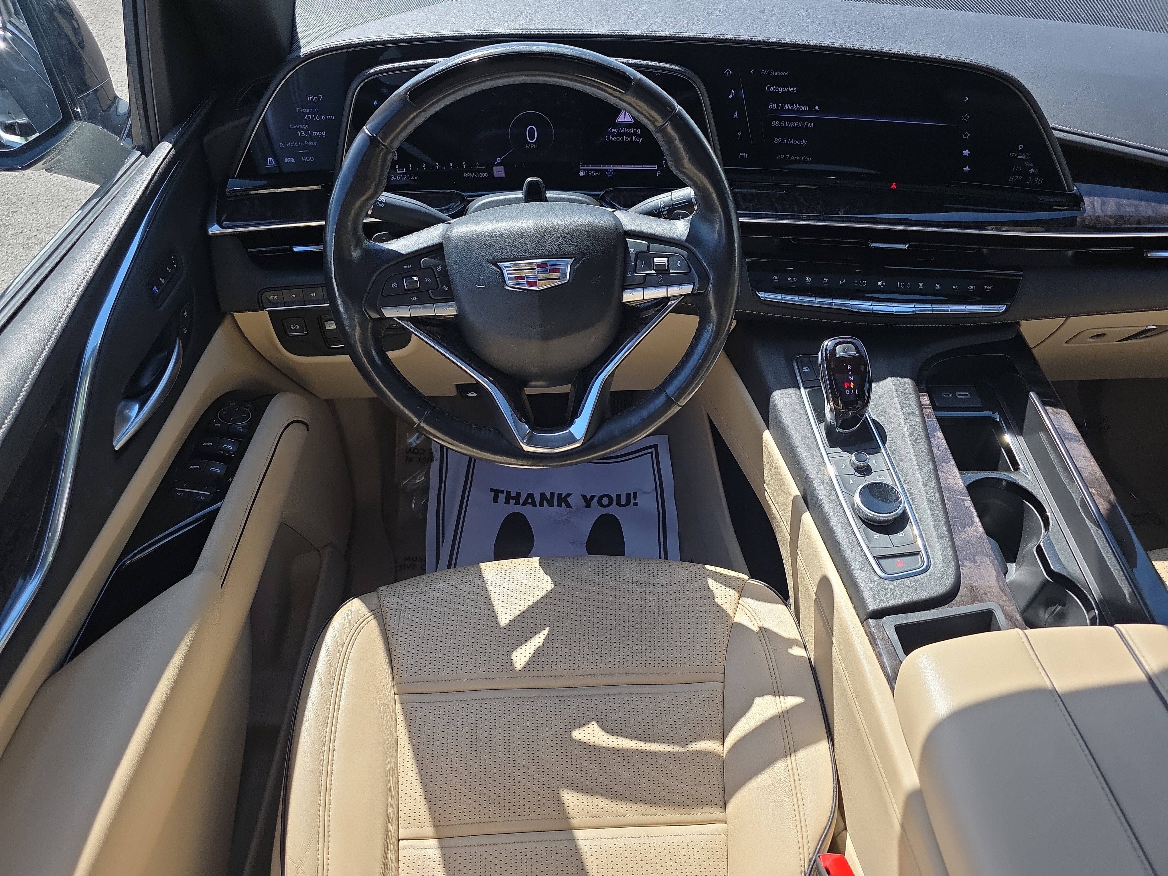 Used 2023 Cadillac Escalade Premium Luxury w/ Performance Package AWD/4WD image 20