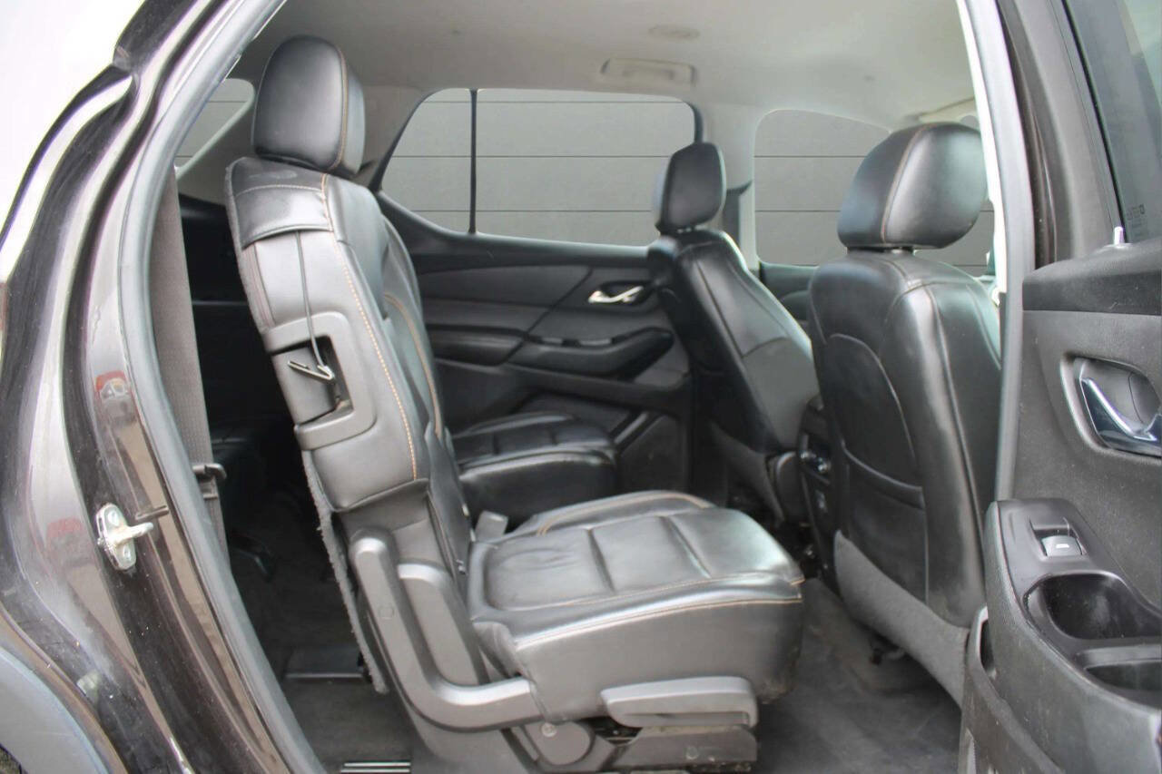 Used 2019 Chevrolet Traverse LT image 17