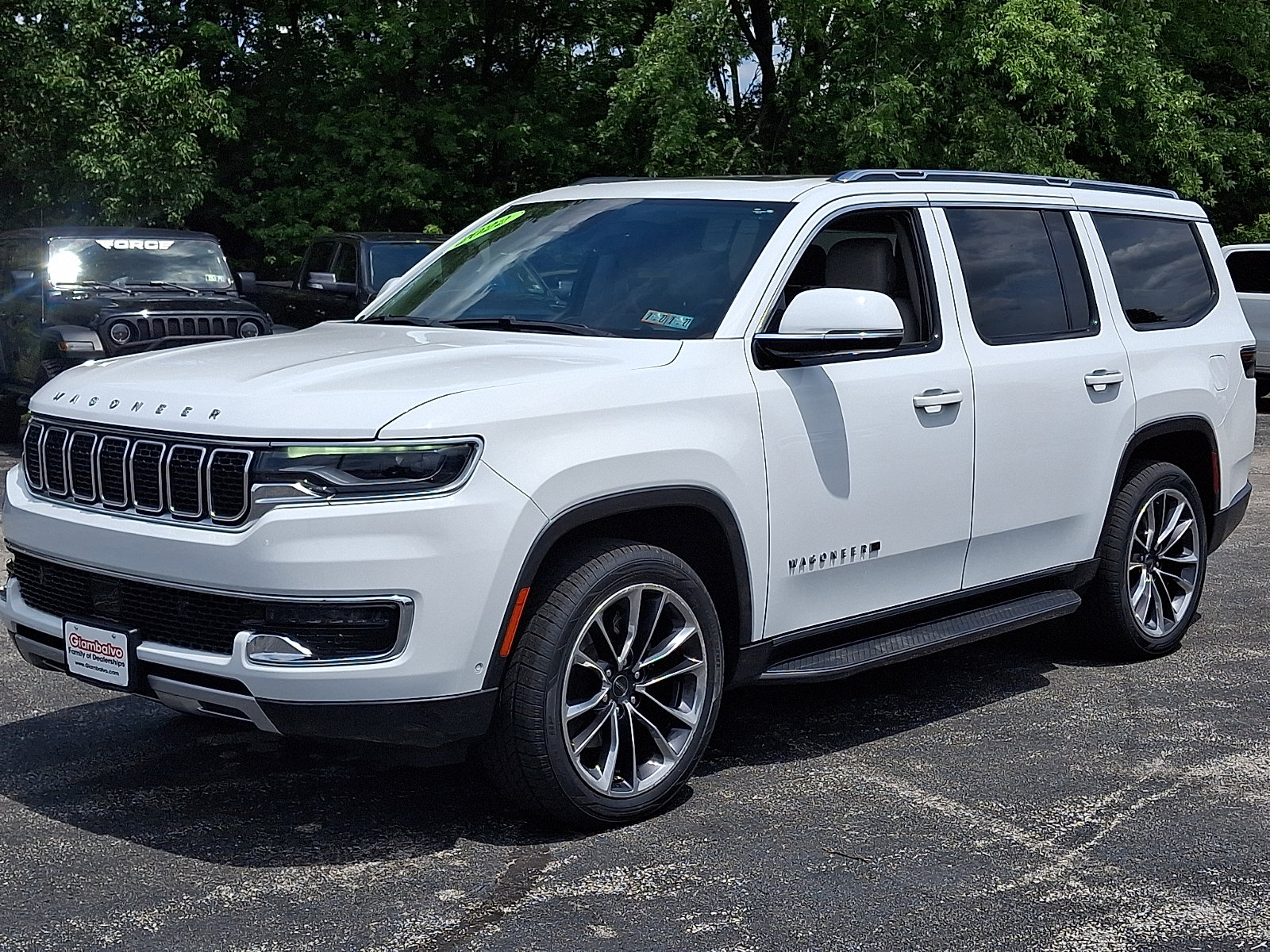 Used 2022 Jeep Wagoneer Series II w/ Premium Group I AWD/4WD image 7