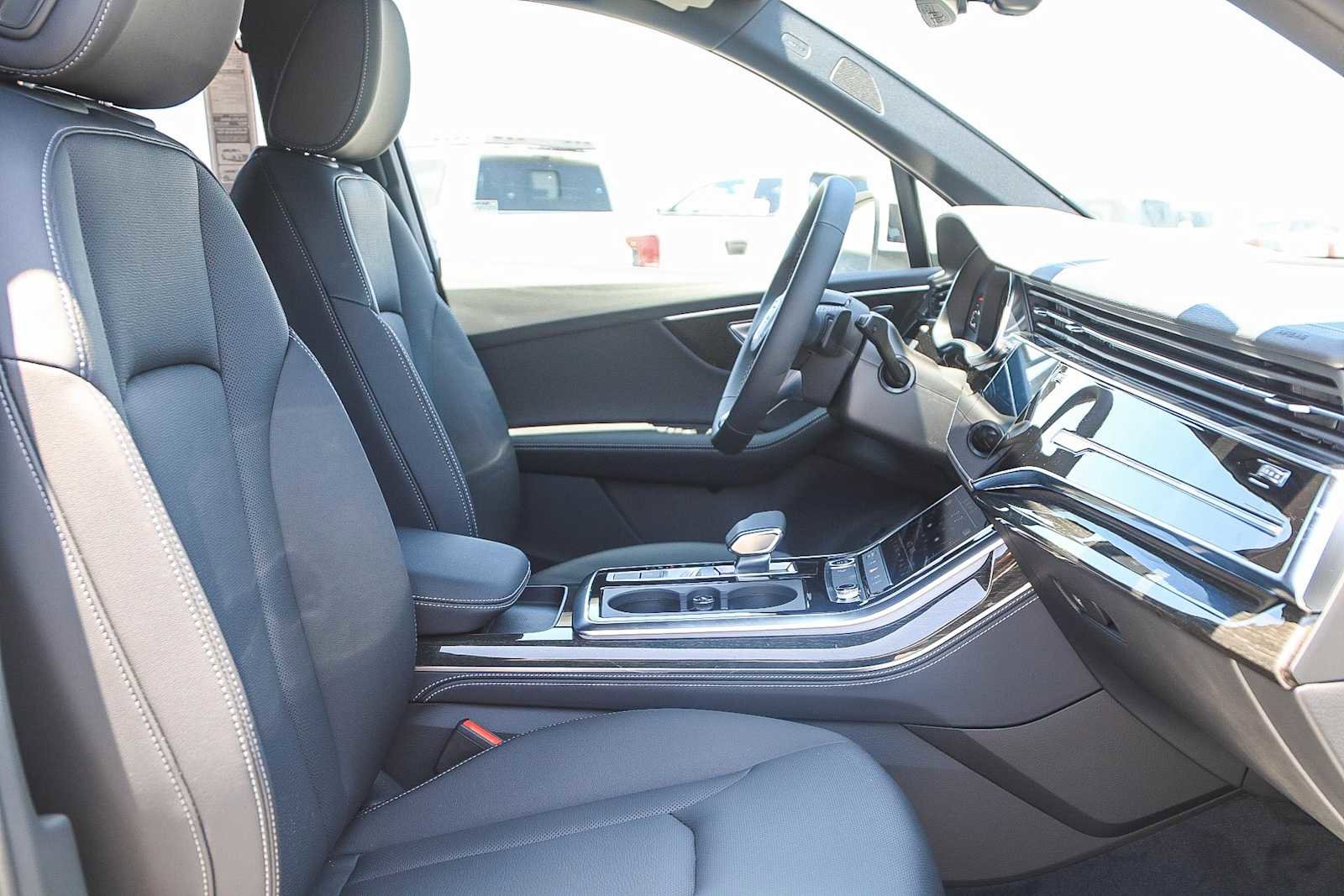 Used 2025 Audi Q7 3.0T Premium Plus image 17