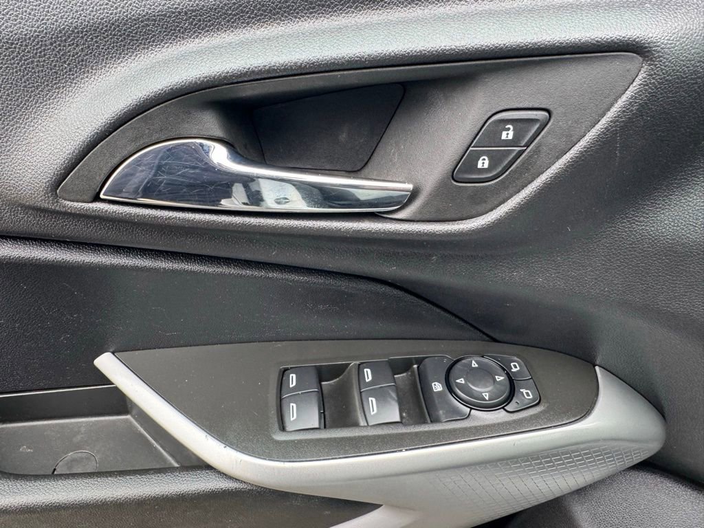 Used 2024 Chevrolet Trax RS w/ Driver Confidence Package image 16