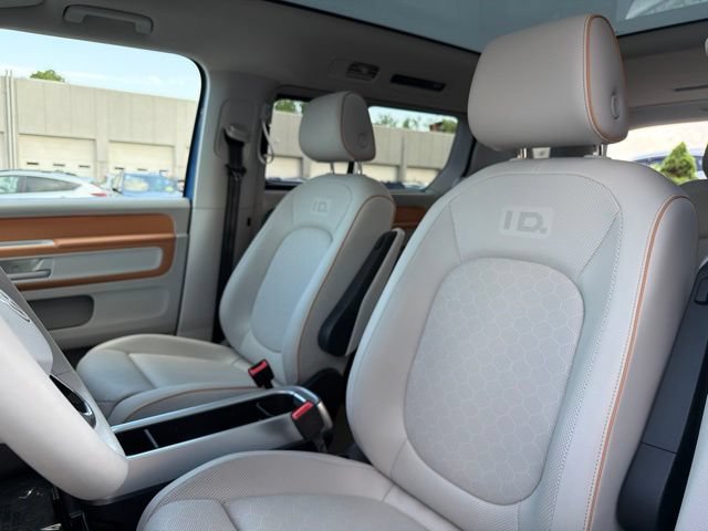 Used 2025 Volkswagen ID. Buzz 1st Edition AWD/4WD image 16