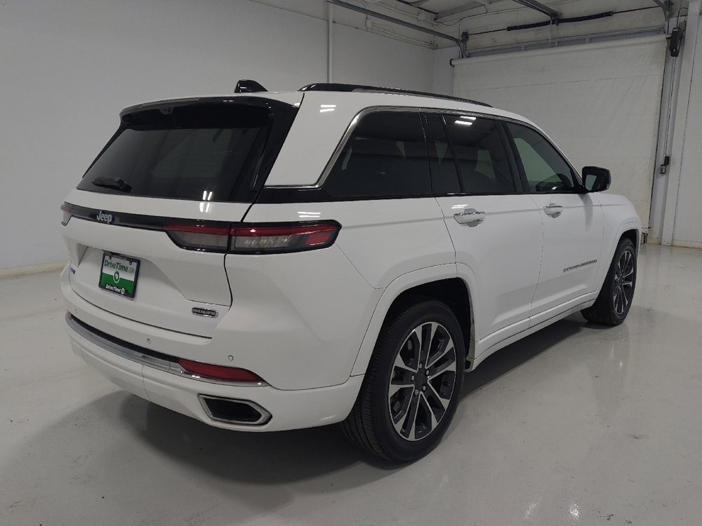 Used 2022 Jeep Grand Cherokee Overland w/ Luxury Tech Group IV AWD/4WD image 9