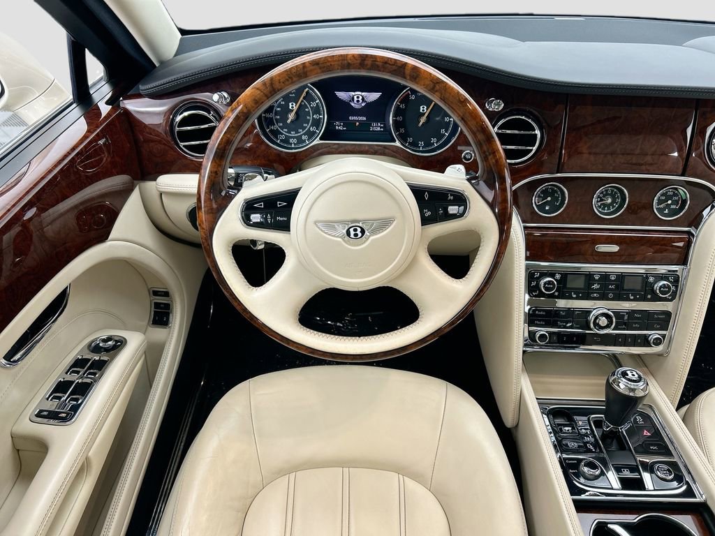 Used 2016 Bentley Mulsanne image 11