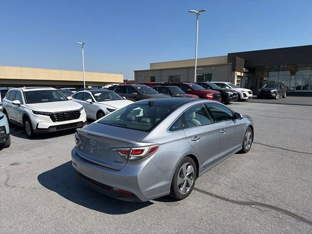 Used 2016 Hyundai Sonata Limited w/ Option Group 02 image 10