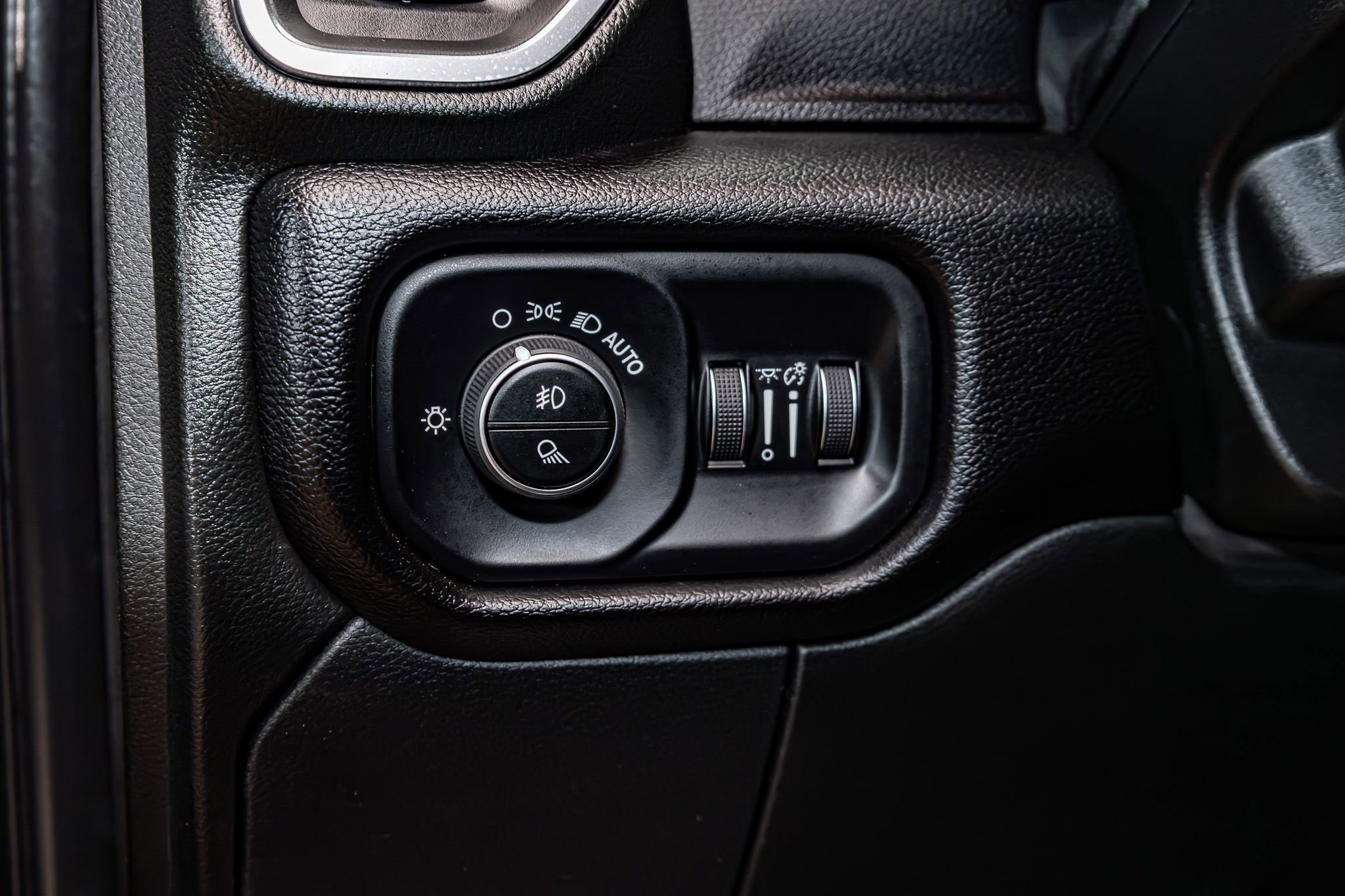 Used 2025 RAM 3500 Laramie image 22