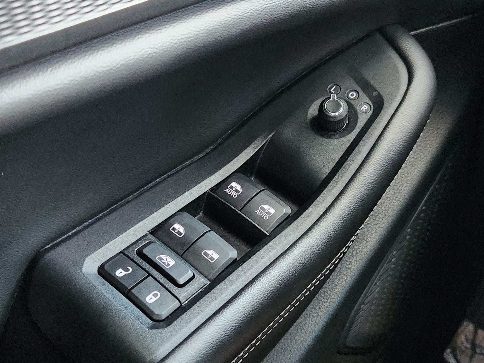 Used 2024 Jeep Grand Cherokee L Laredo AWD/4WD image 30