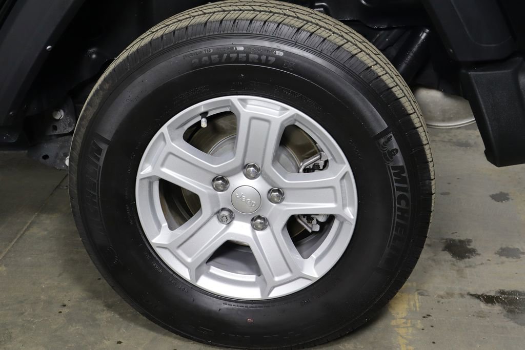 Used 2022 Jeep Wrangler Unlimited Sport image 37