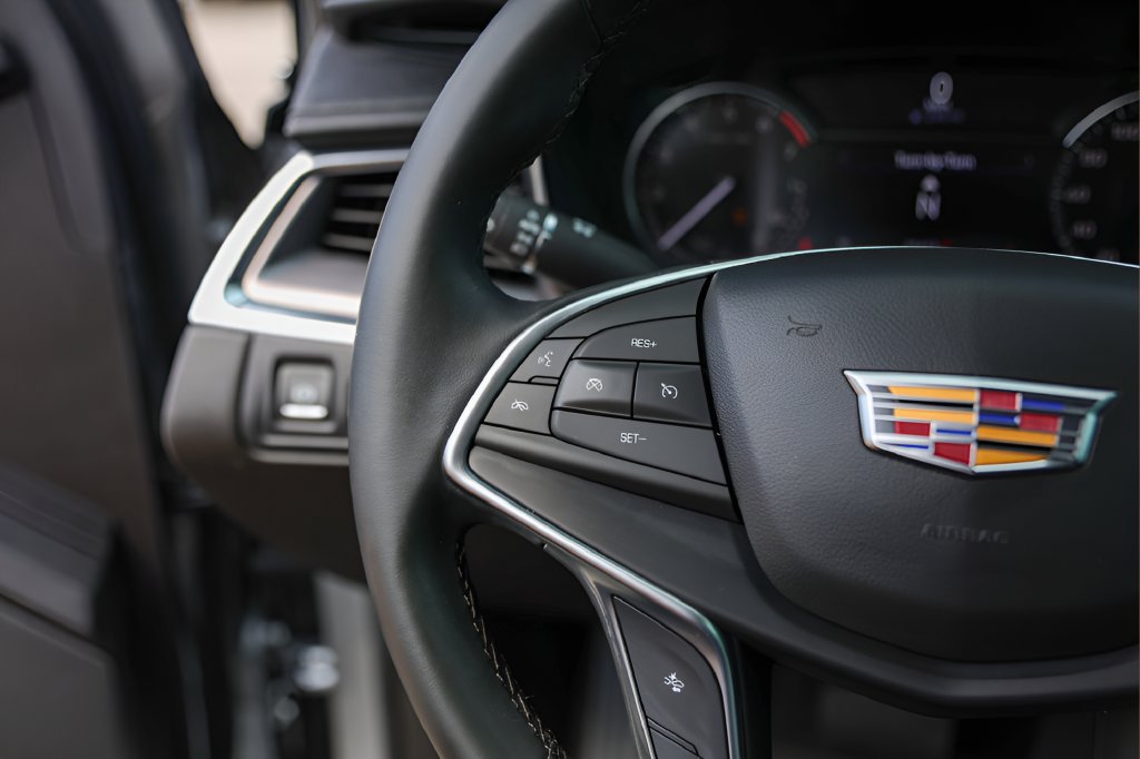 Certified 2024 Cadillac XT5 Luxury FWD image 14