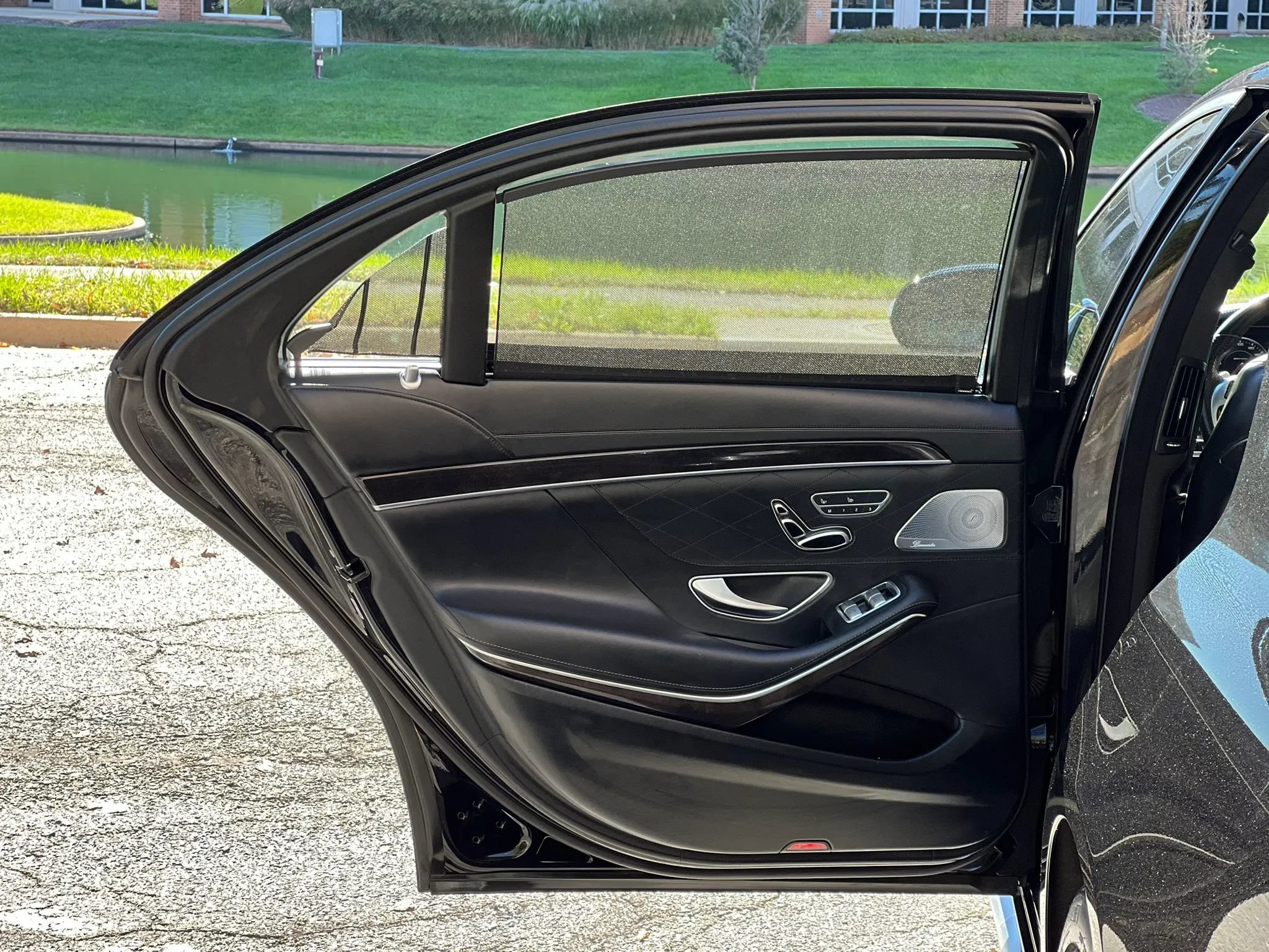 Used 2015 Mercedes-Benz S 63 AMG 4MATIC Sedan image 48