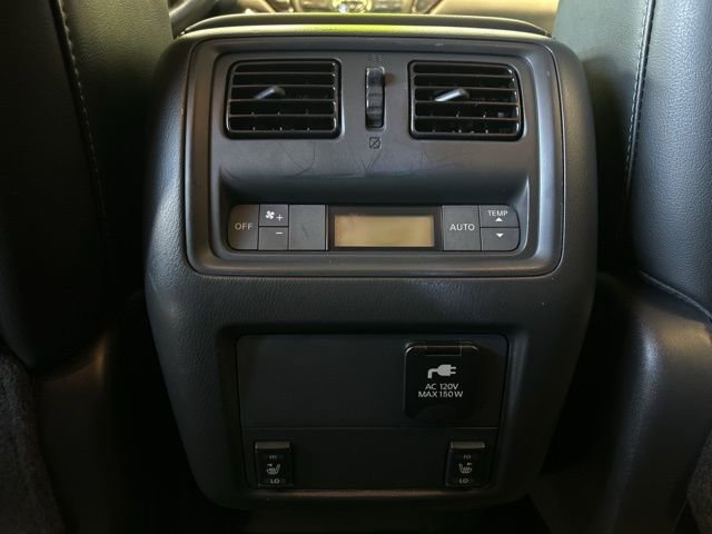 Used 2016 Nissan Pathfinder Platinum image 29