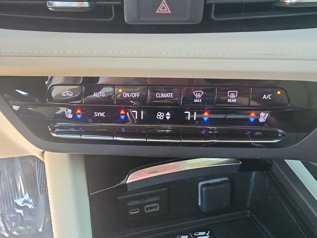 Certified 2023 Buick Envision Avenir FWD image 30