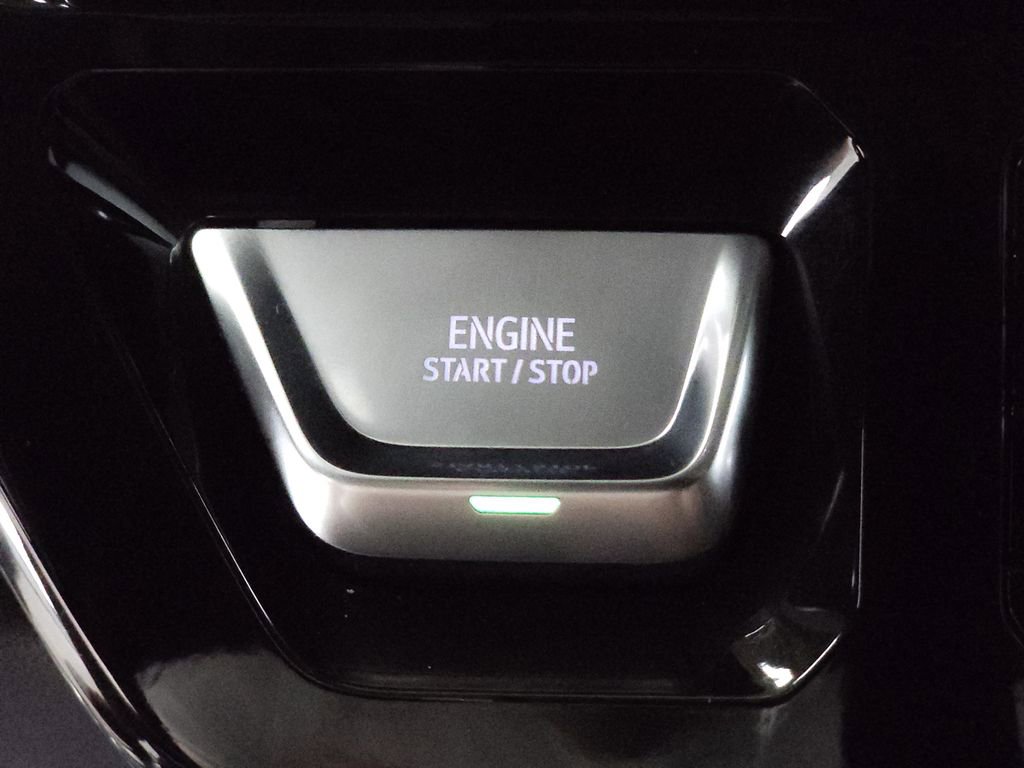 Used 2023 GMC Sierra 1500 Denali w/ Technology Package AWD/4WD image 16