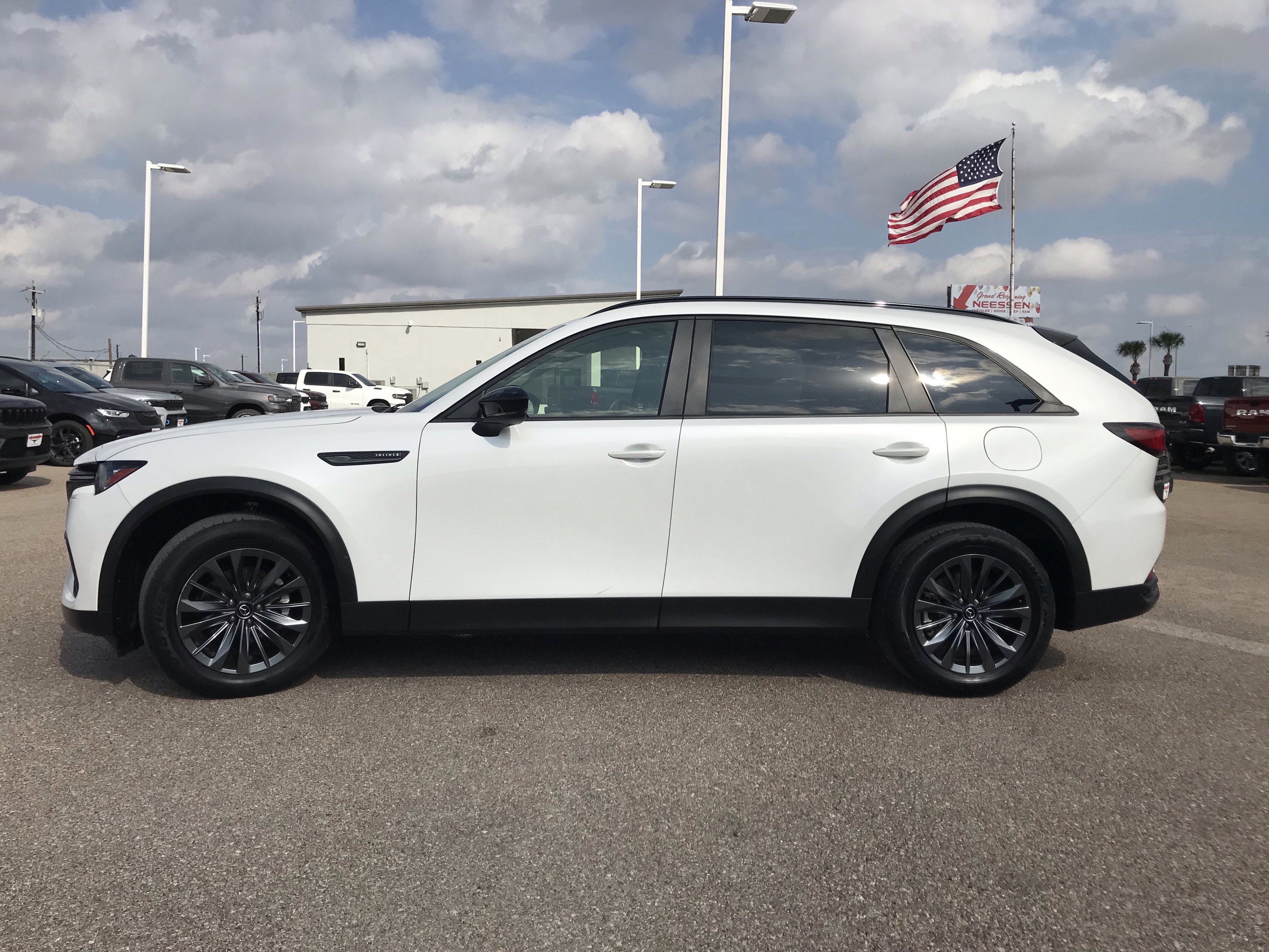 Used 2025 MAZDA CX-70 3.3 Turbo w/ Preferred Package image 4