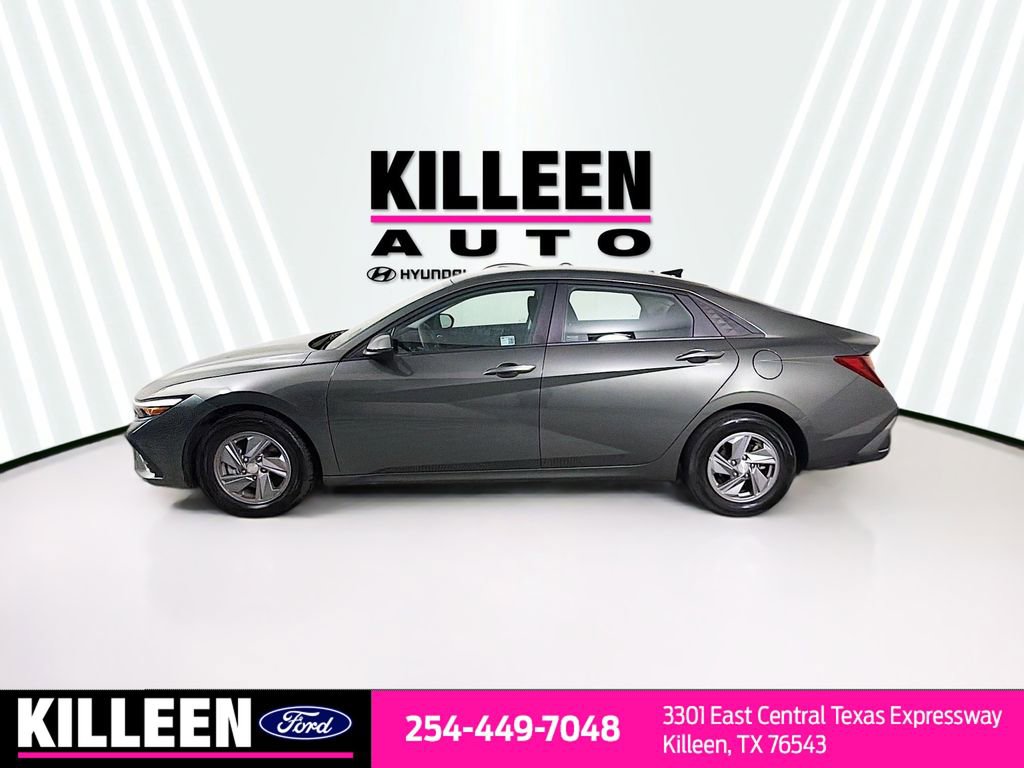 Used 2024 Hyundai Elantra SE image 4