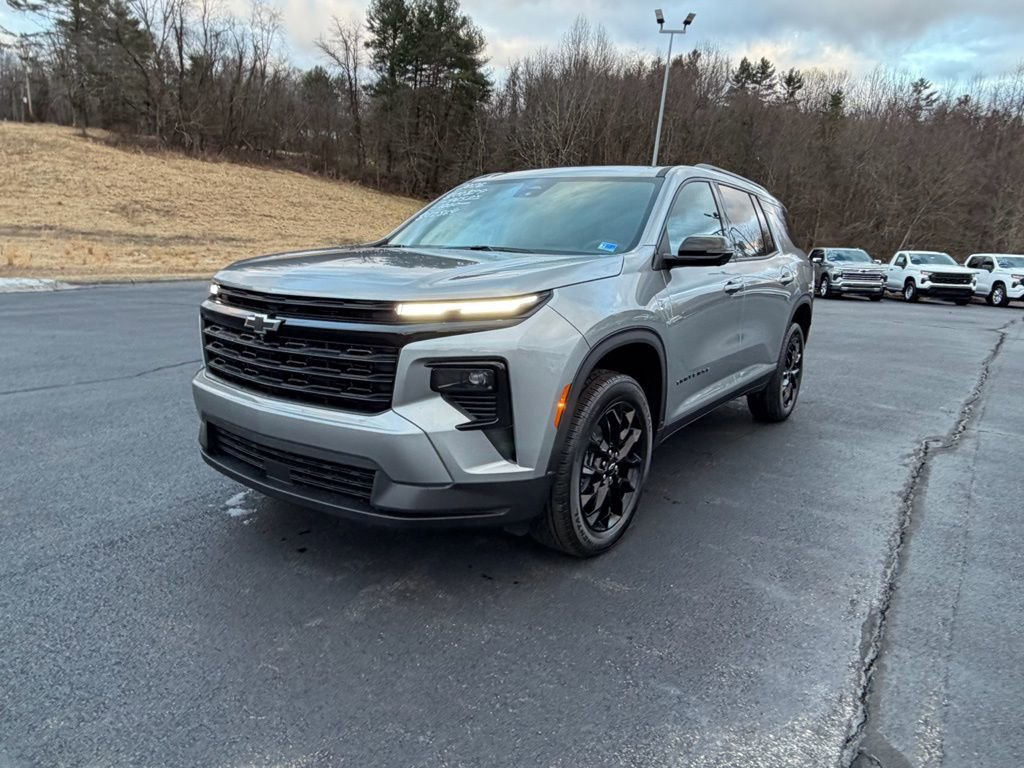New 2026 Chevrolet Traverse LT w/ Midnight/Sport Edition image 3