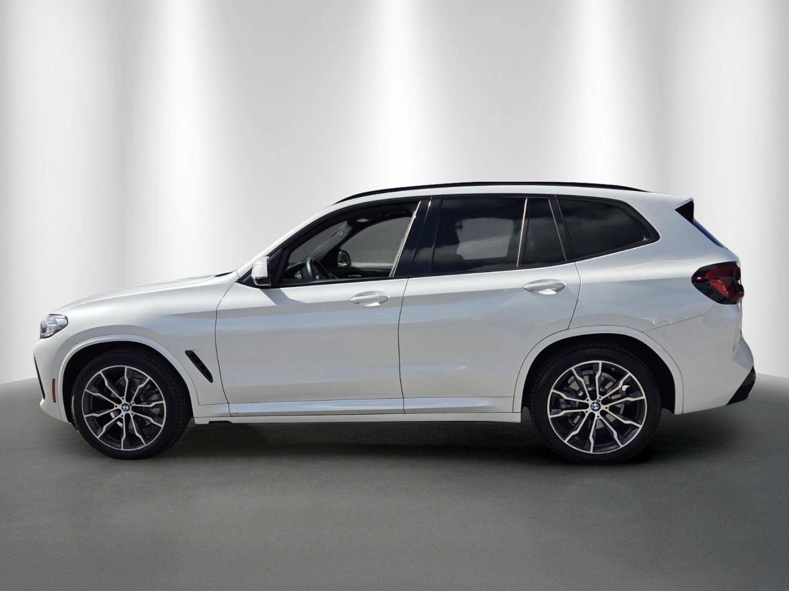 Used 2022 BMW X3 xDrive30i w/ M Sport Package AWD/4WD image 4