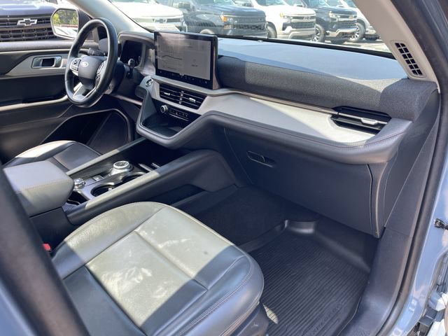 Used 2025 Ford Explorer Active w/ Active Comfort Package AWD/4WD image 29