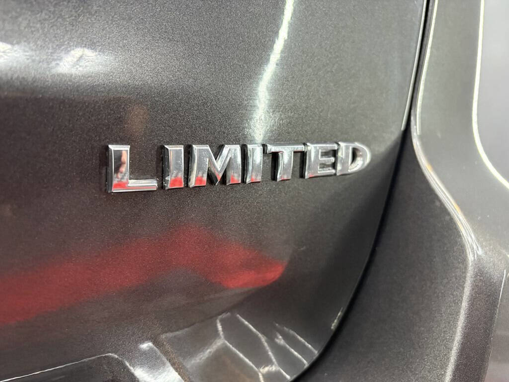 Used 2018 Jeep Grand Cherokee Limited w/ Luxury Group II image 32