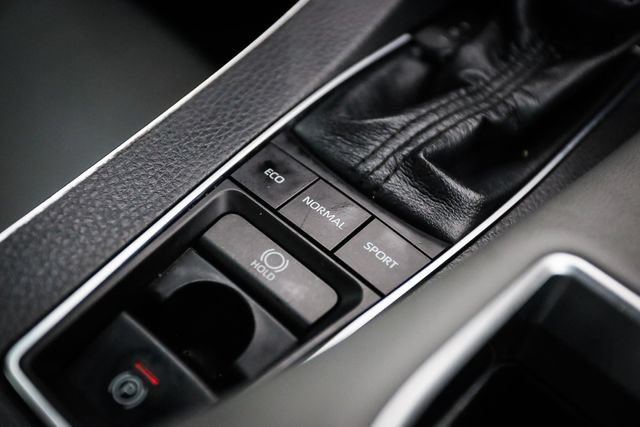 Used 2020 Toyota Avalon XLE w/ Moonroof Package FWD image 48