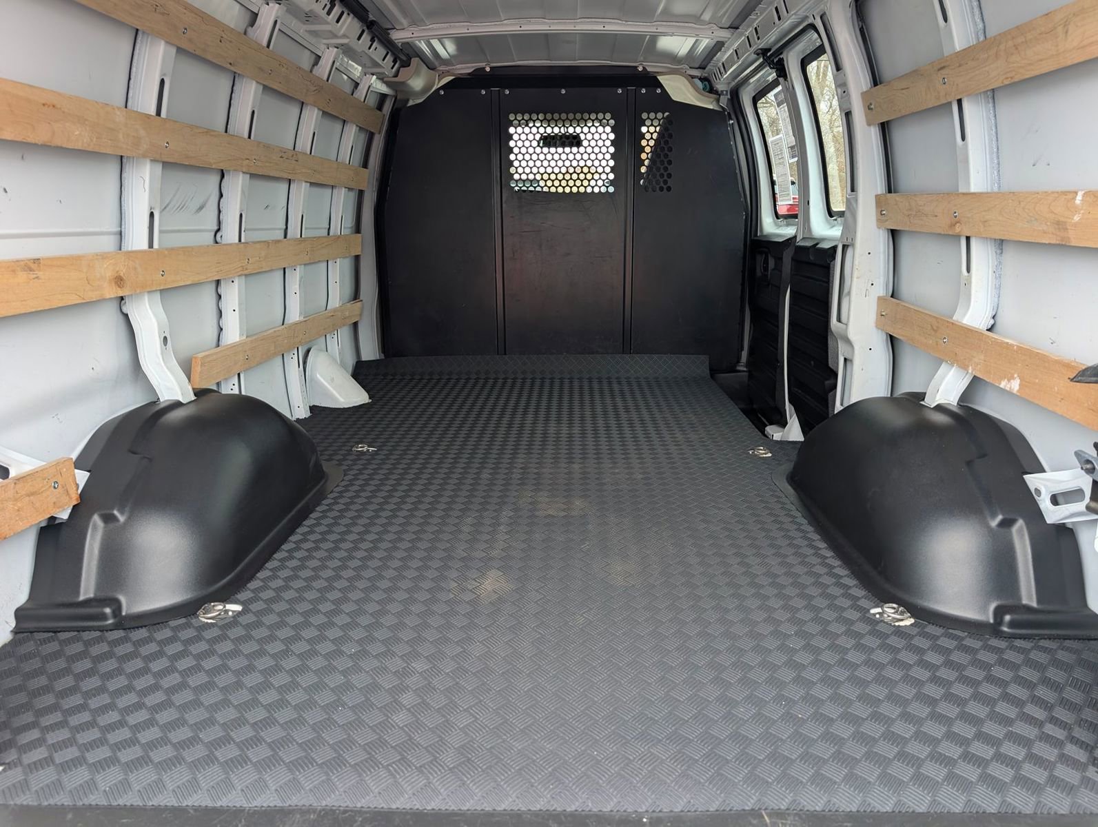 Used 2024 GMC Savana 2500 w/ Driver Convenience Package image 19