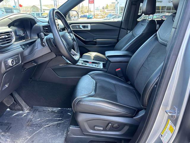 Used 2022 Ford Explorer ST w/ ST Street Pack image 11