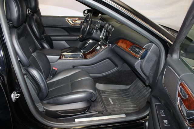 Used 2017 Lincoln Continental Select FWD image 15