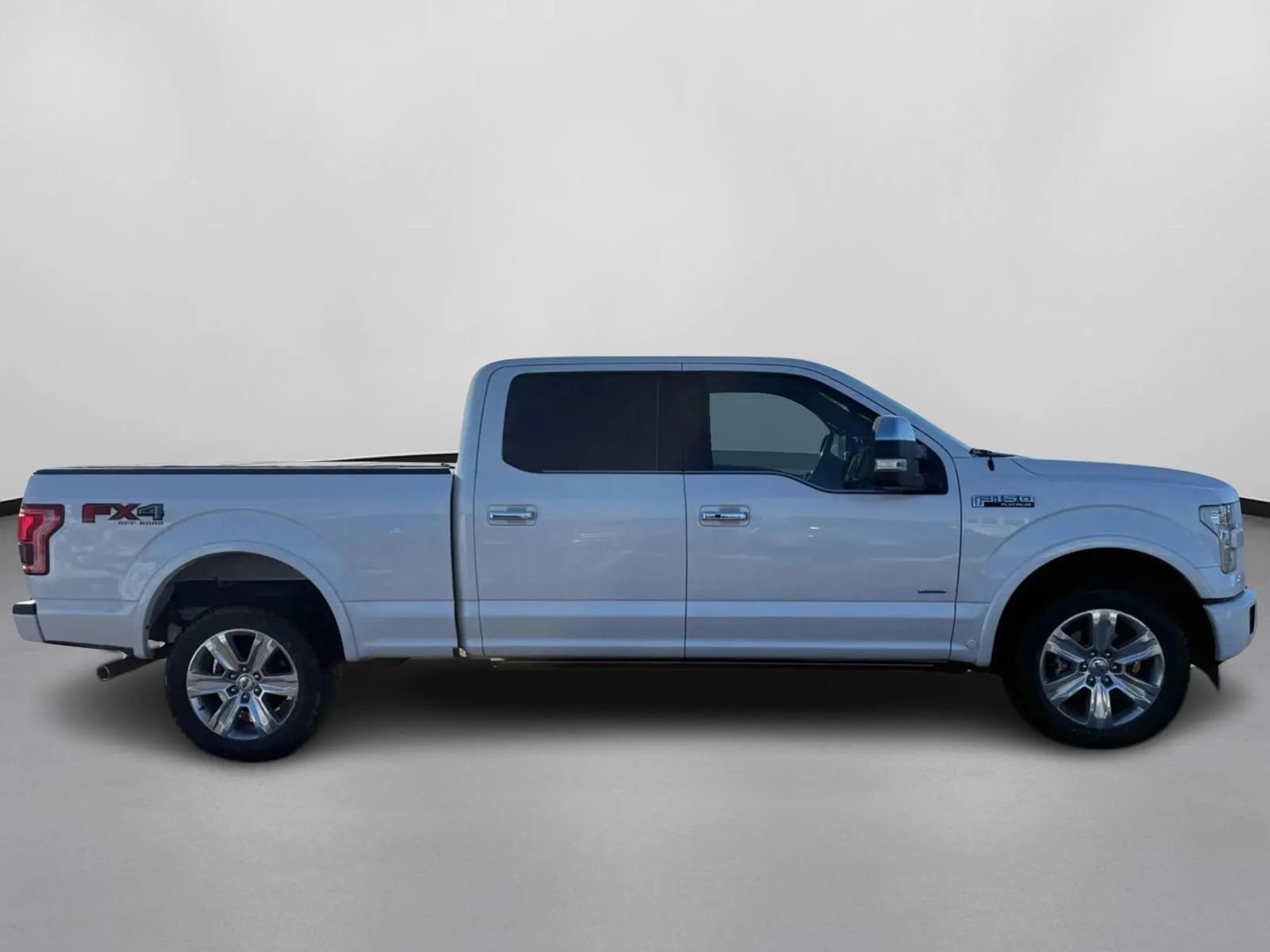 Used 2017 Ford F150 Platinum w/ Equipment Group 701A Luxury image 9