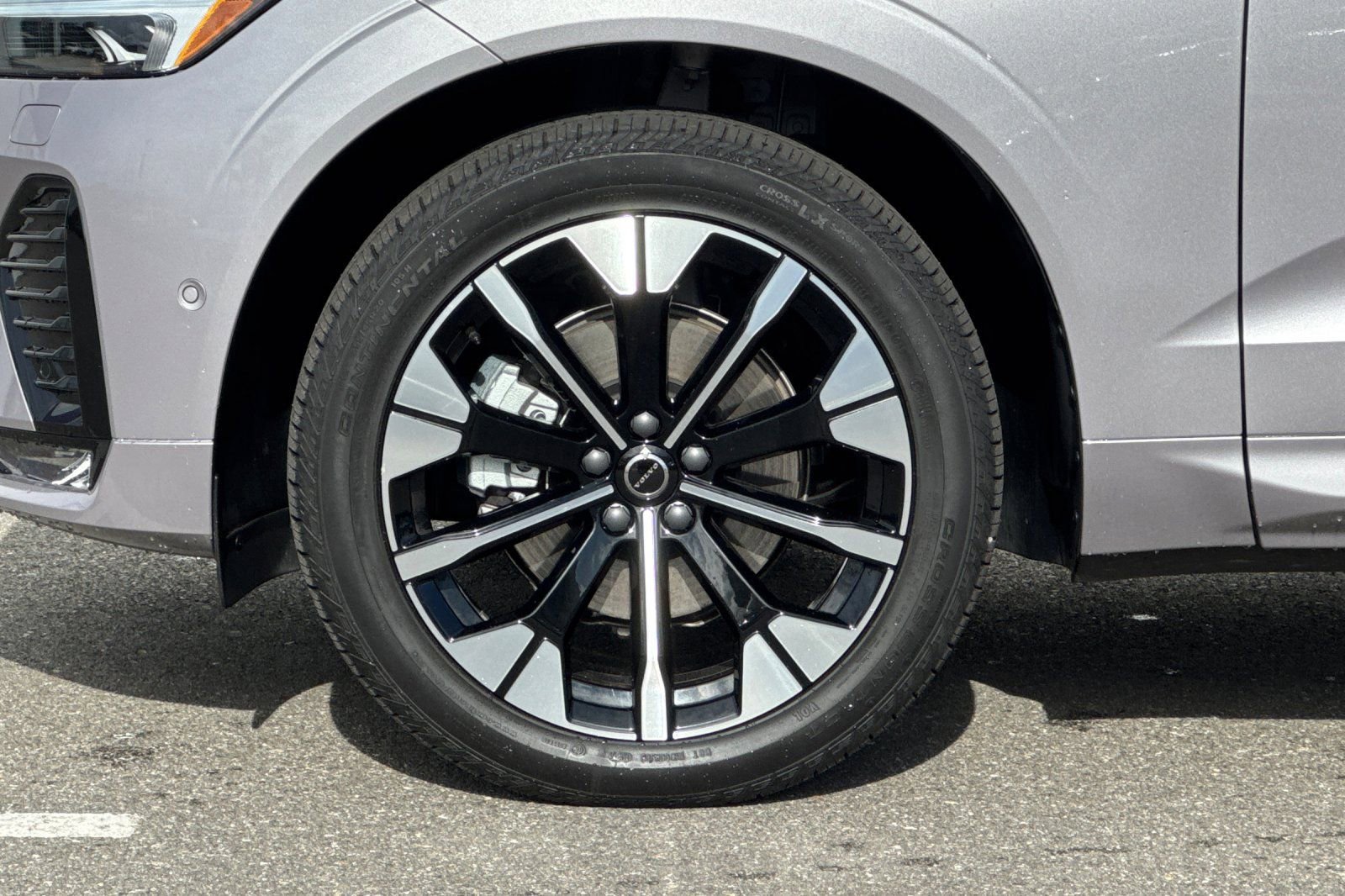 Certified 2026 Volvo XC60 B5 Plus w/ Climate Package PRO image 31