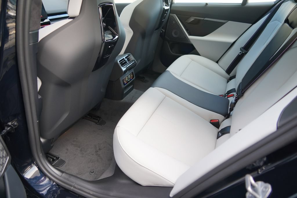 New 2027 BMW M5 w/ Executive Package AWD/4WD image 20