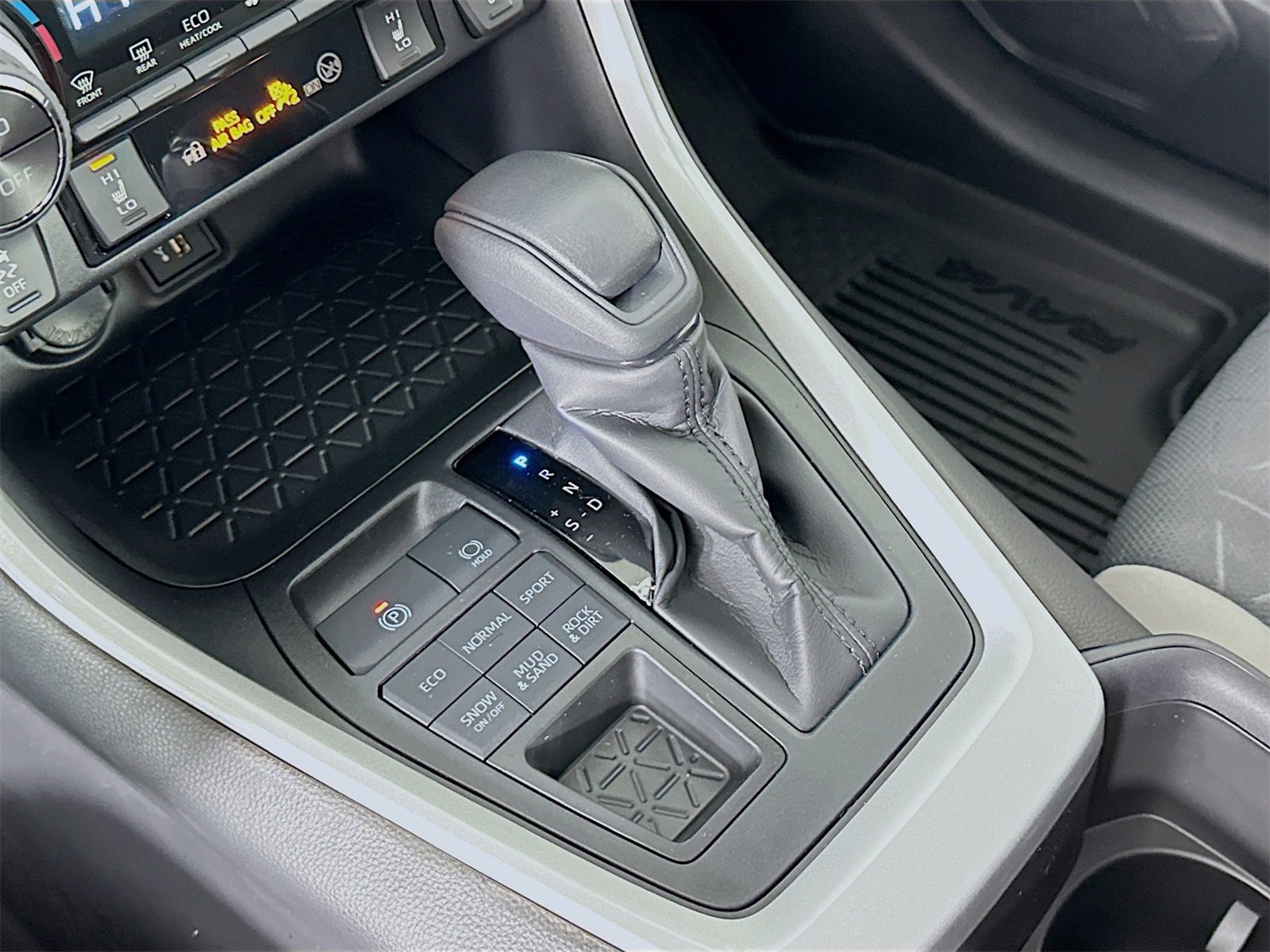 New 2025 Toyota RAV4 XLE image 17