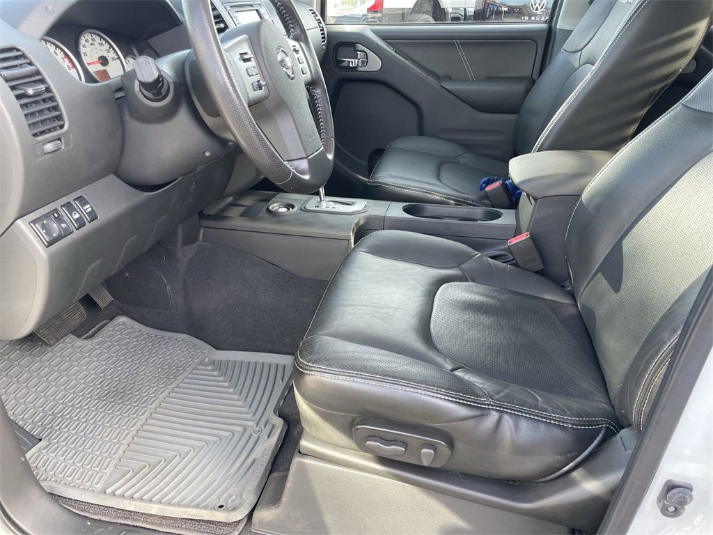 Used 2020 Nissan Frontier PRO-4X image 9