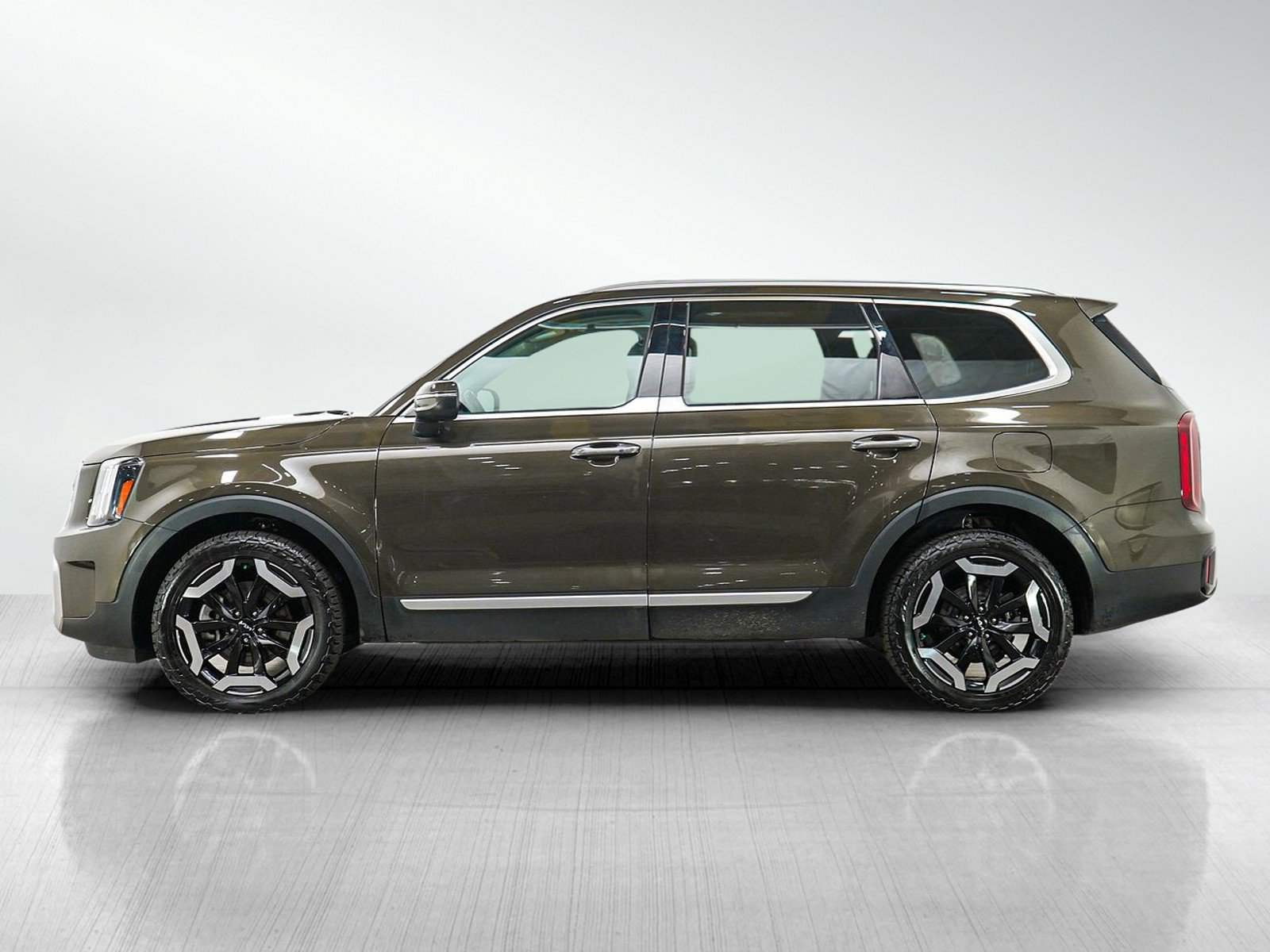 Used 2023 Kia Telluride S w/ S Sunroof Package AWD/4WD image 2
