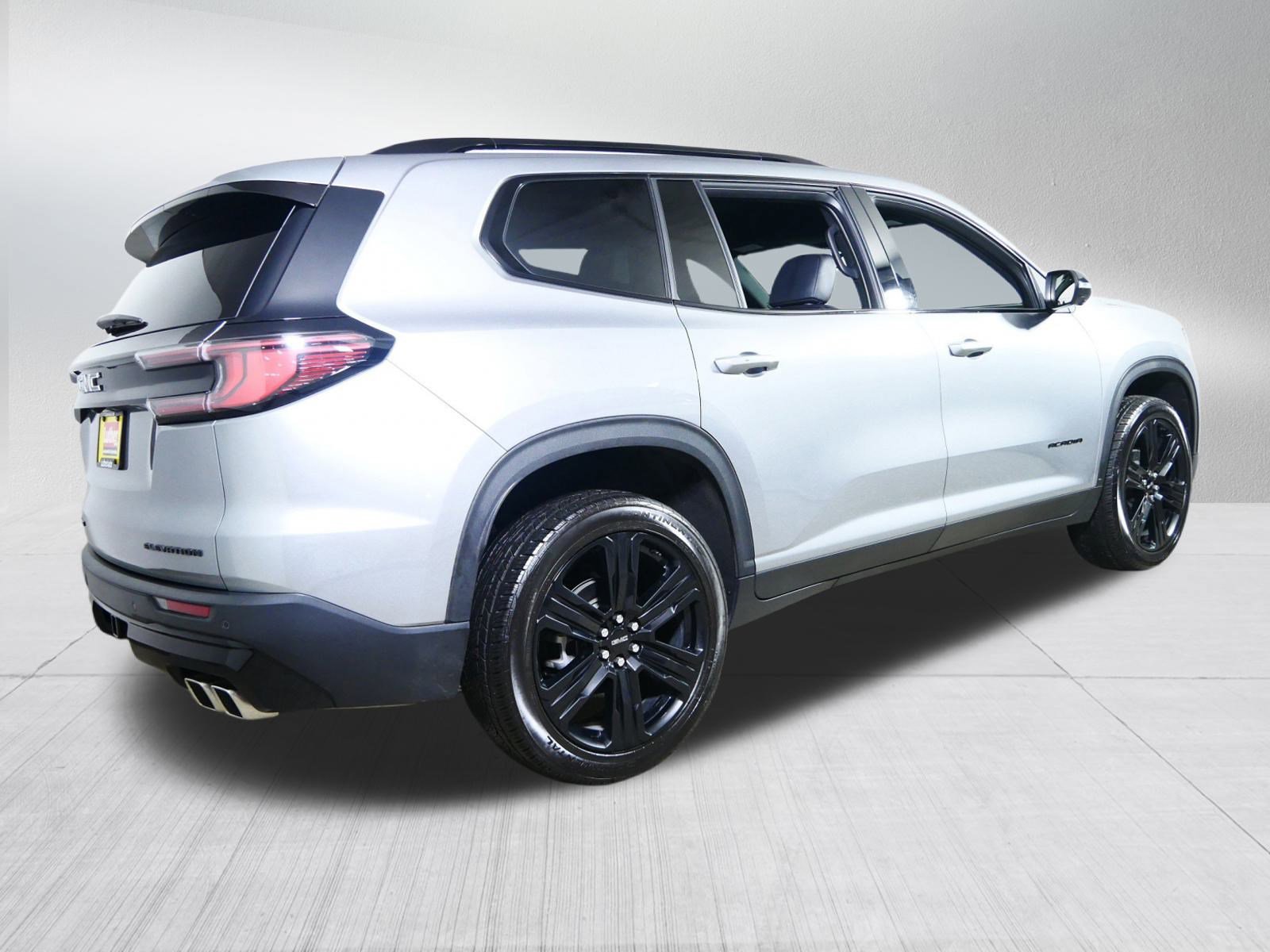 Used 2025 GMC Acadia Elevation w/ Elevation Premium Package image 7