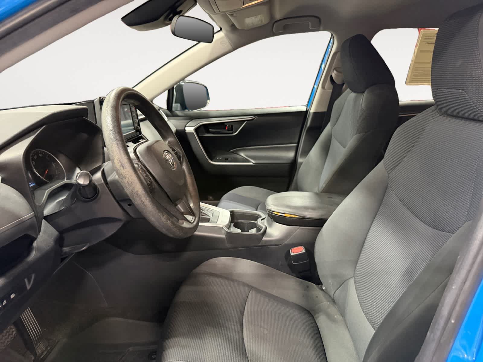 Used 2019 Toyota RAV4 LE w/ Carpet Mat Package FWD image 10