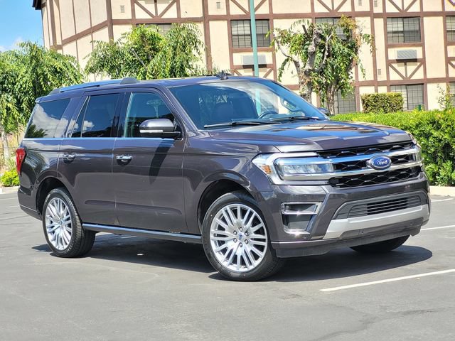 Used 2024 Ford Expedition Limited AWD/4WD image 2