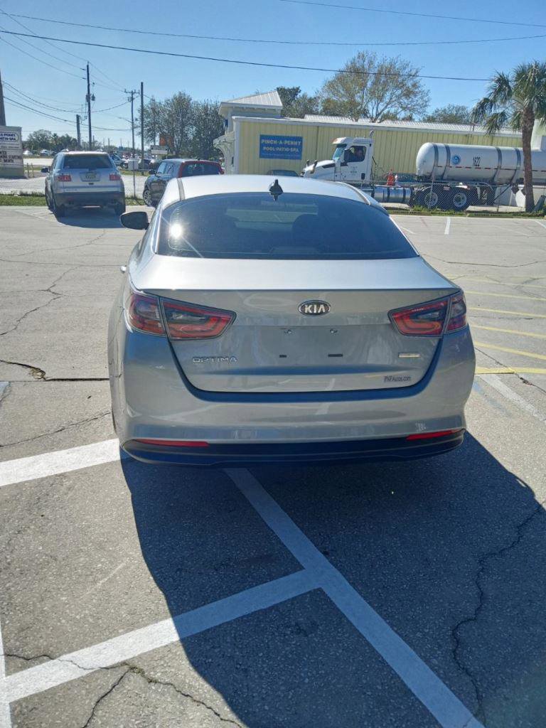 Used 2015 Kia Optima LX image 4