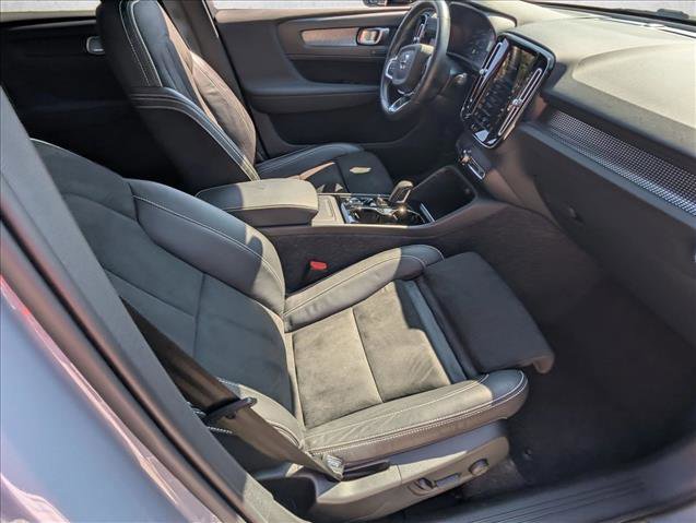 Used 2021 Volvo XC40 T5 R-Design image 22