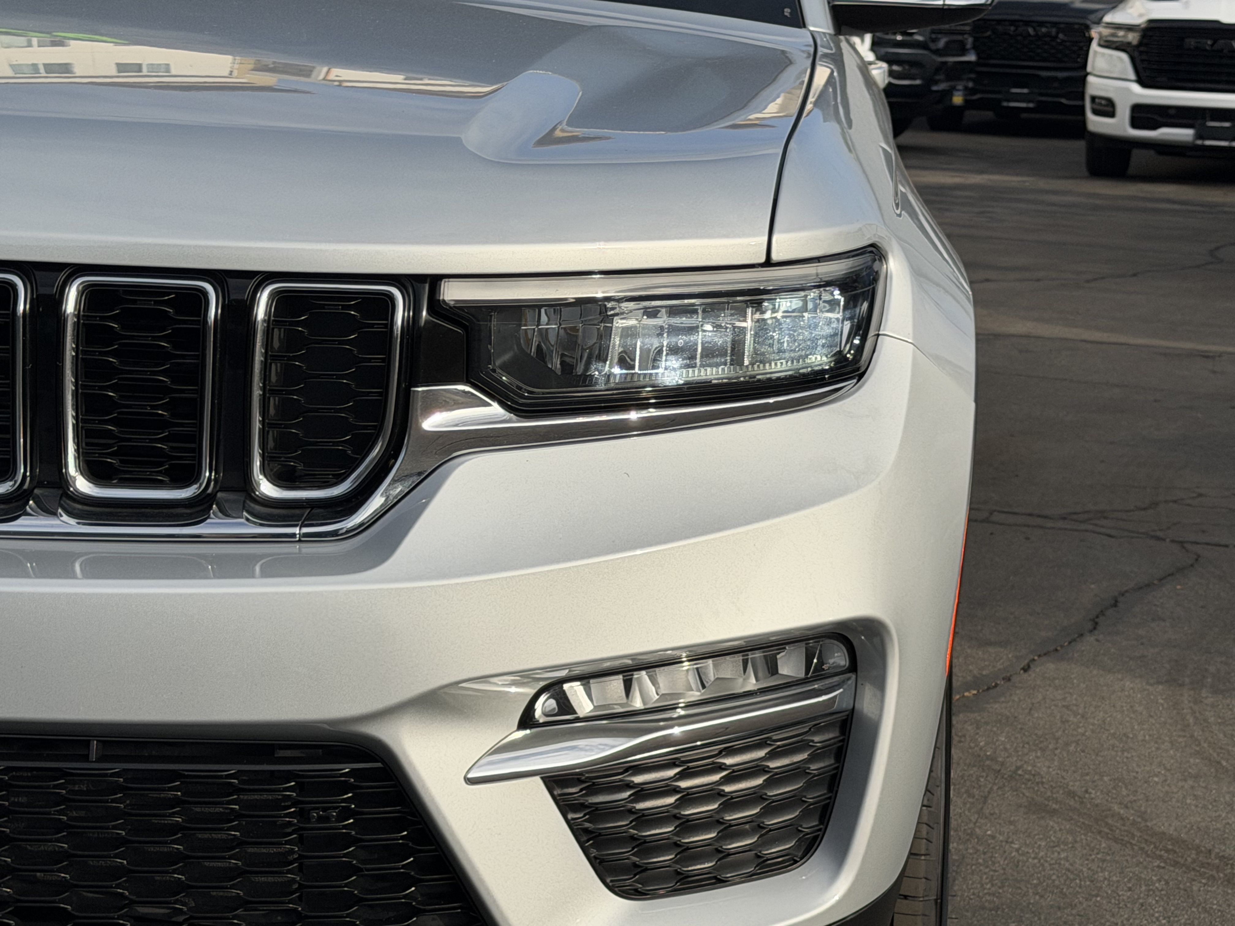 Used 2022 Jeep Grand Cherokee Limited RWD image 14