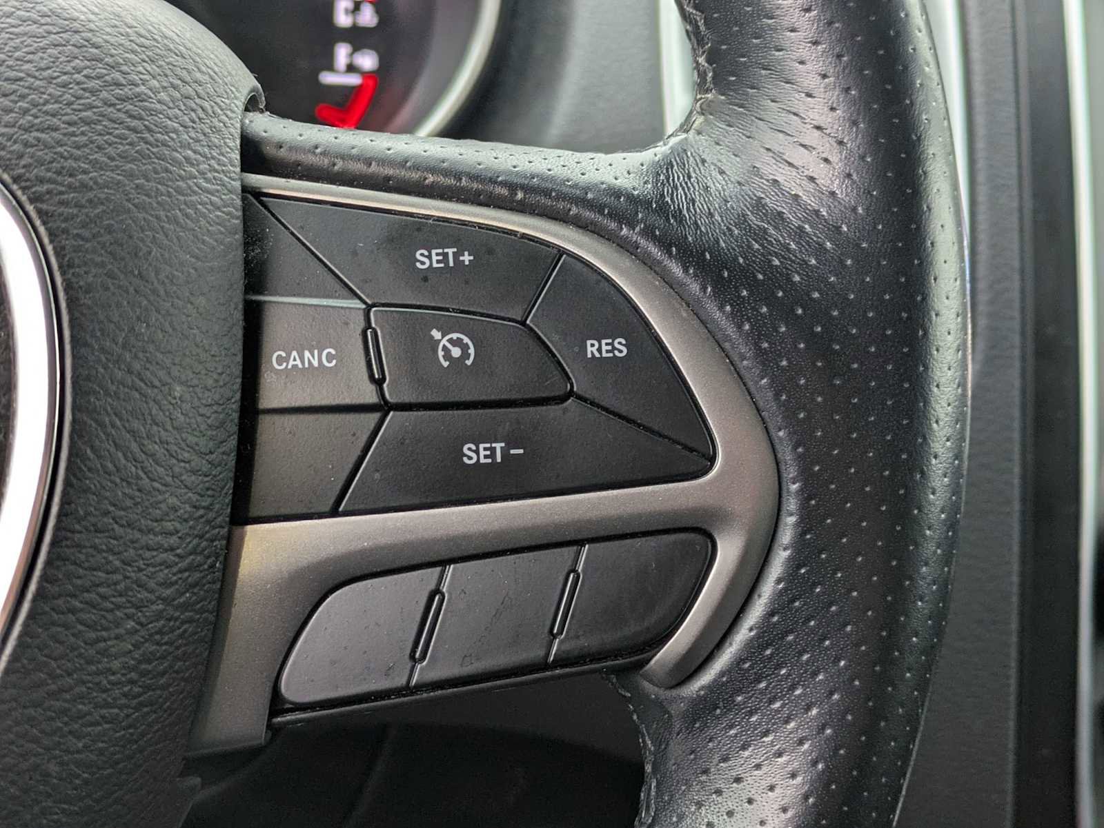 Used 2020 Dodge Durango SXT image 23