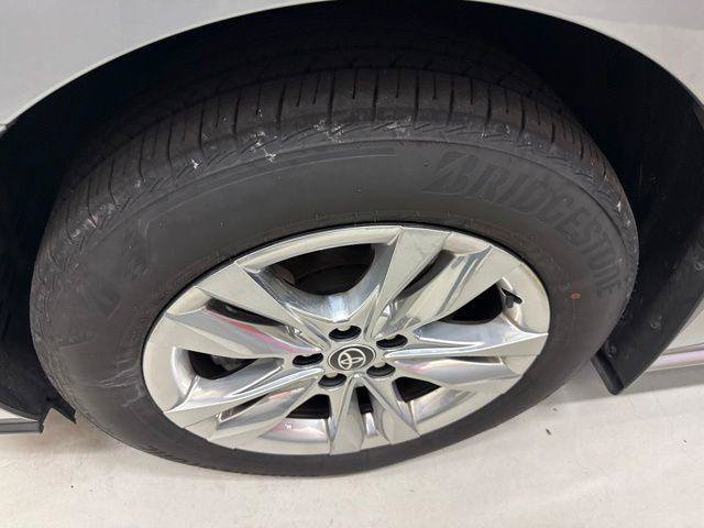 Certified 2025 Toyota Sienna XLE w/ XLE Plus Package AWD/4WD image 2