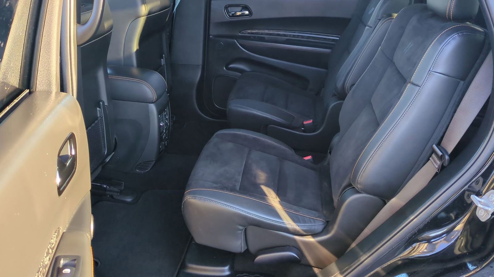 Used 2023 Dodge Durango R/T w/ Hemi Orange Plus Package image 24