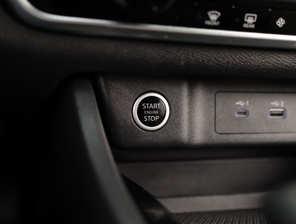 Used 2021 Nissan Rogue SV FWD image 16